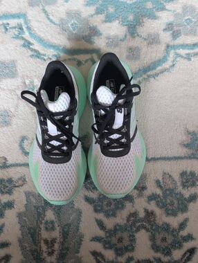 New Balance Women’s Mint and White Running Sneakers